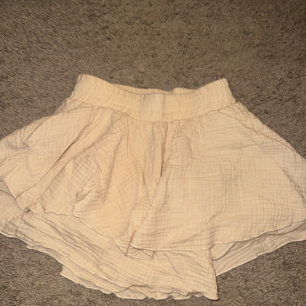 SHEIN Cream Skater Mini Skirt with High-Low Hem